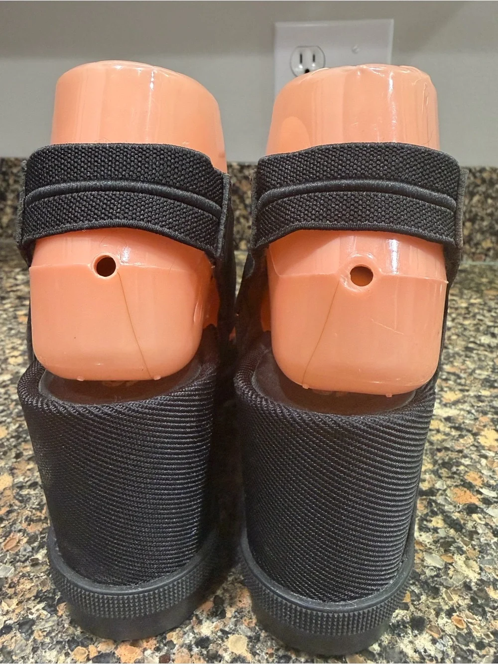 Women's sorel joanie Black Leather Wedge Sandal 8.5